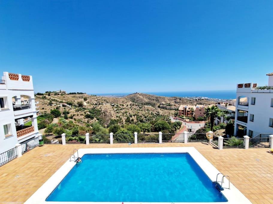 Las Palmeras Seaviews Mijas Luaran gambar