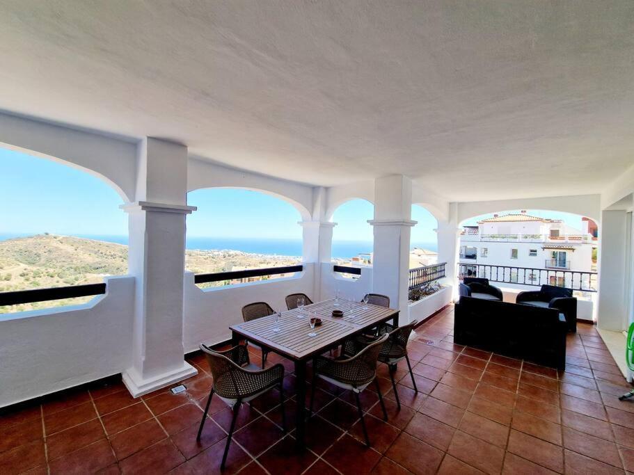 Las Palmeras Seaviews Mijas Luaran gambar