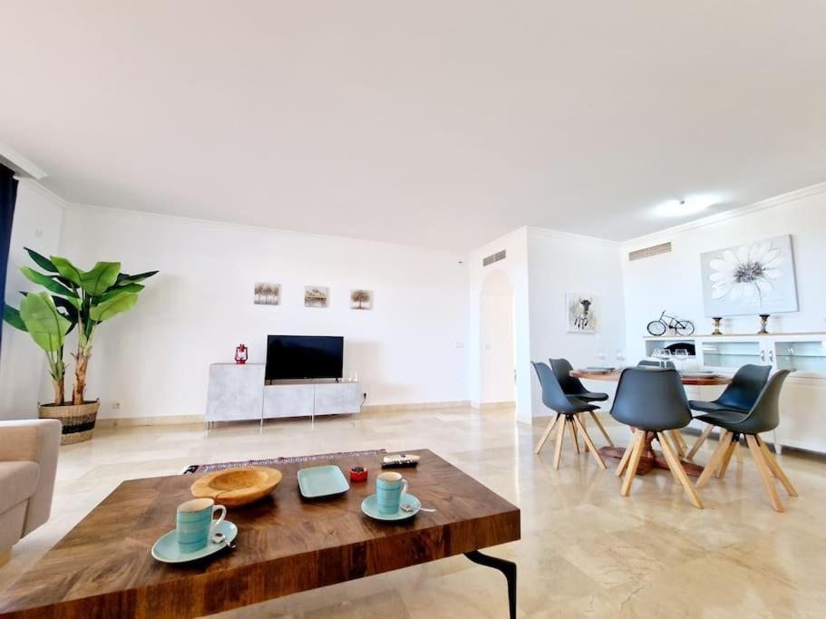 Las Palmeras Seaviews Mijas Luaran gambar